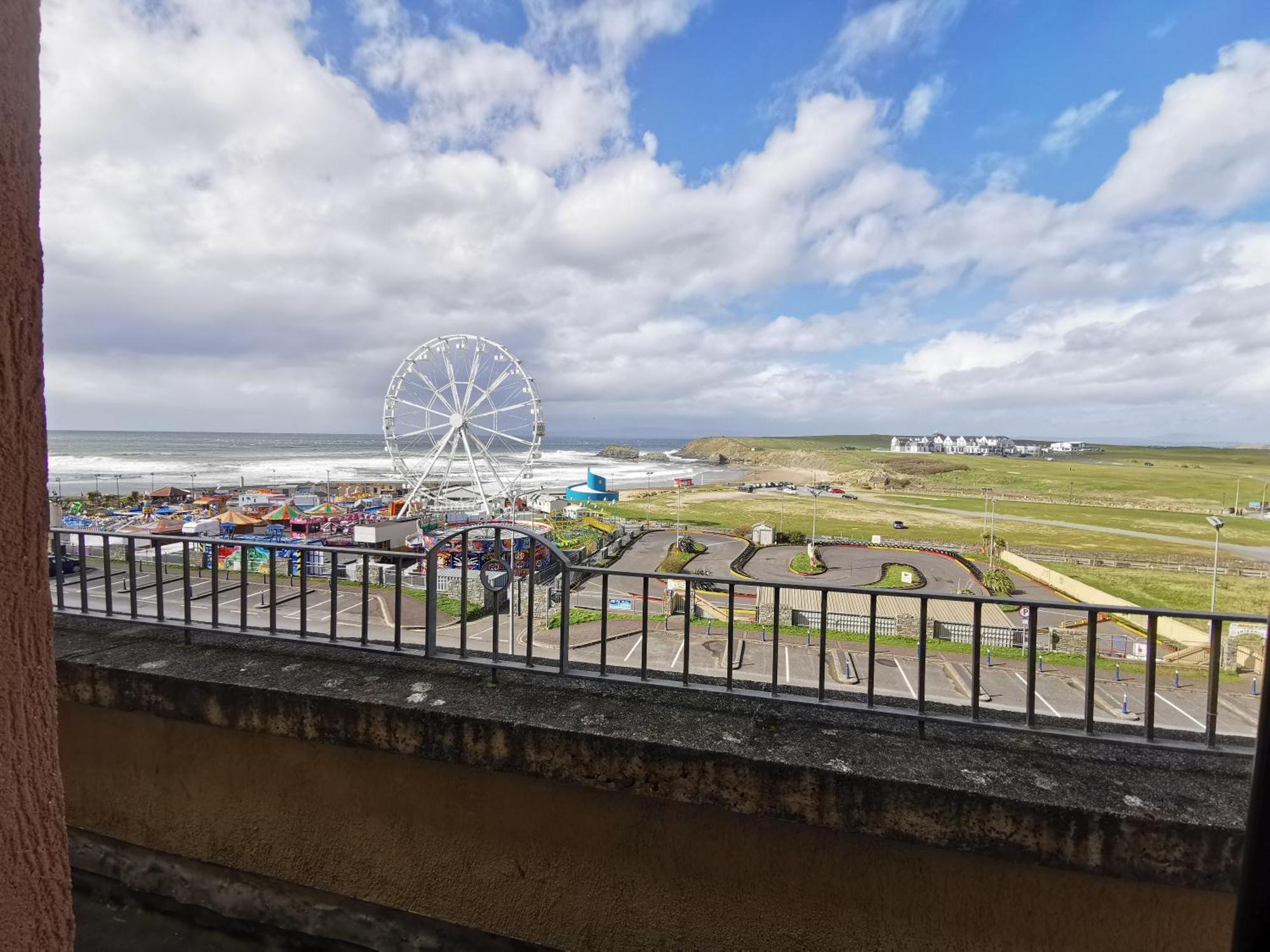 Апартаменти Palm Cove Bundoran Luxurious Sea View Balcony Free Wifi Netflix Sleeps 5 Екстер'єр фото